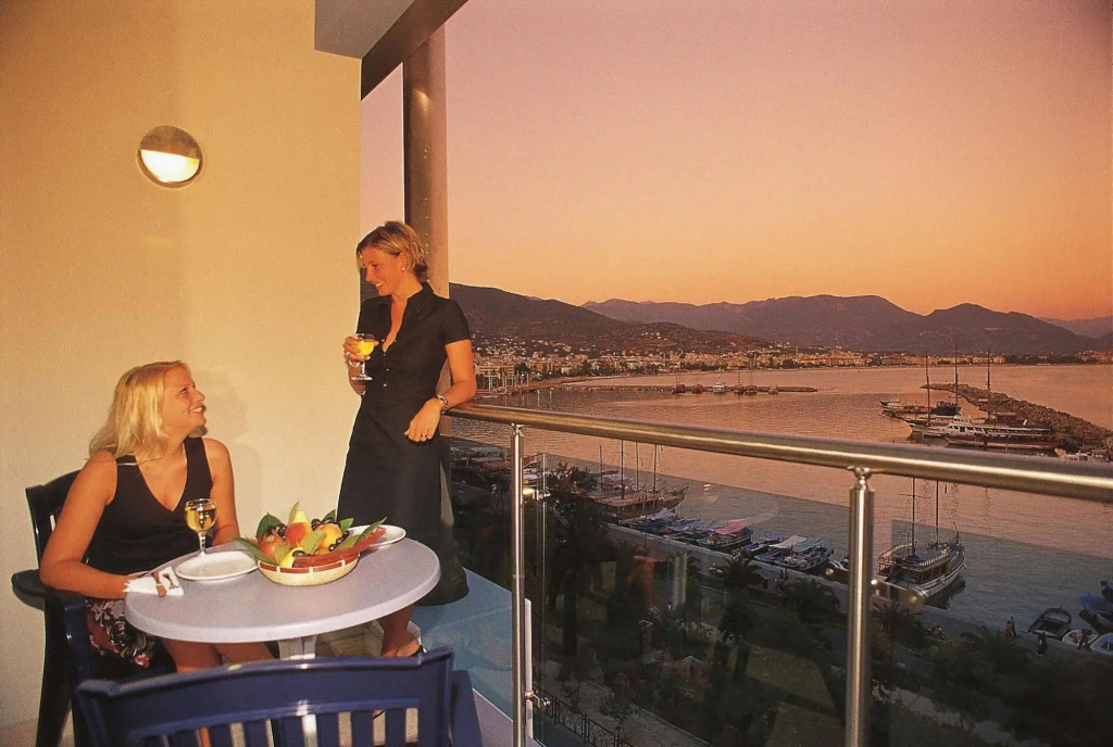Numa Port Hotel