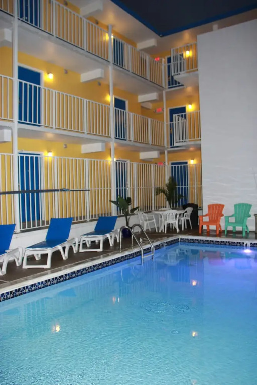Seaside Inn & Suites