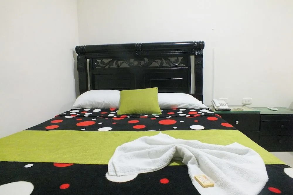 Hotel Emeralda Inn