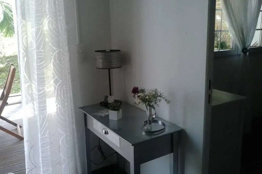 TICASE SOLEIL - F2 tout confort, terrasse, jardin privatif, DIDIER