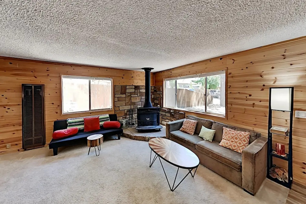 40256est 3 Bedroom Home