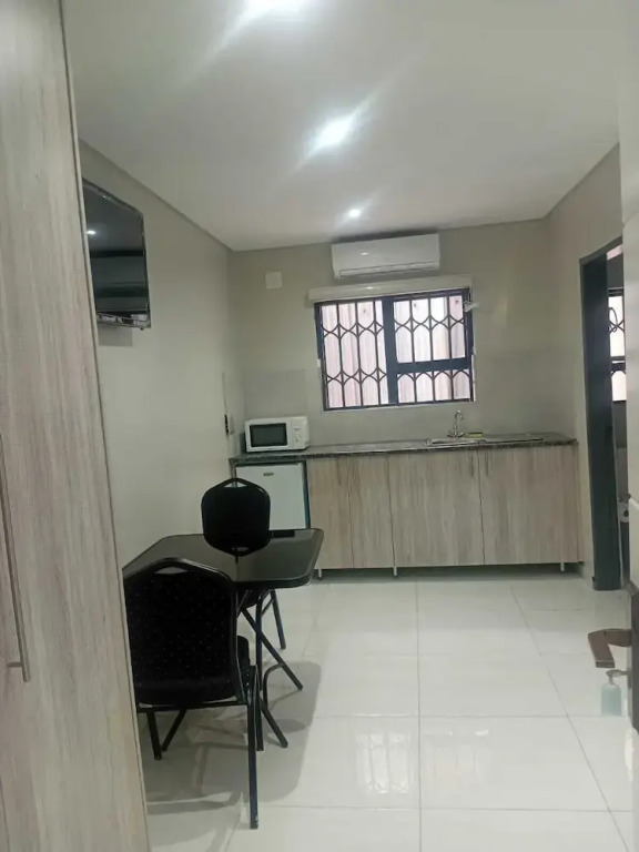 Hayat Hotel 94Juta