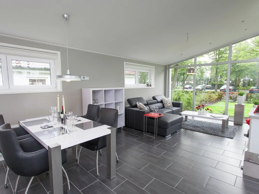 Drenthe Family Getaway w/ Garden