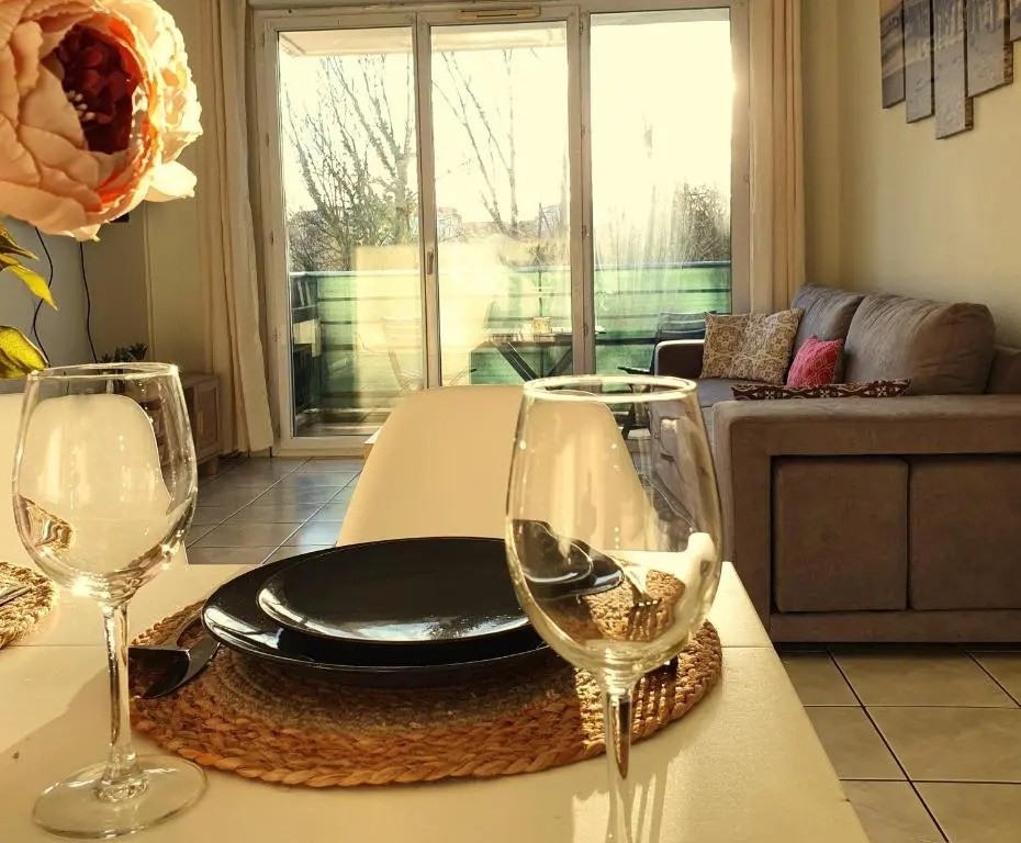 Appartement Colomiers belle vue proche des commodités avec piscine résidentielle