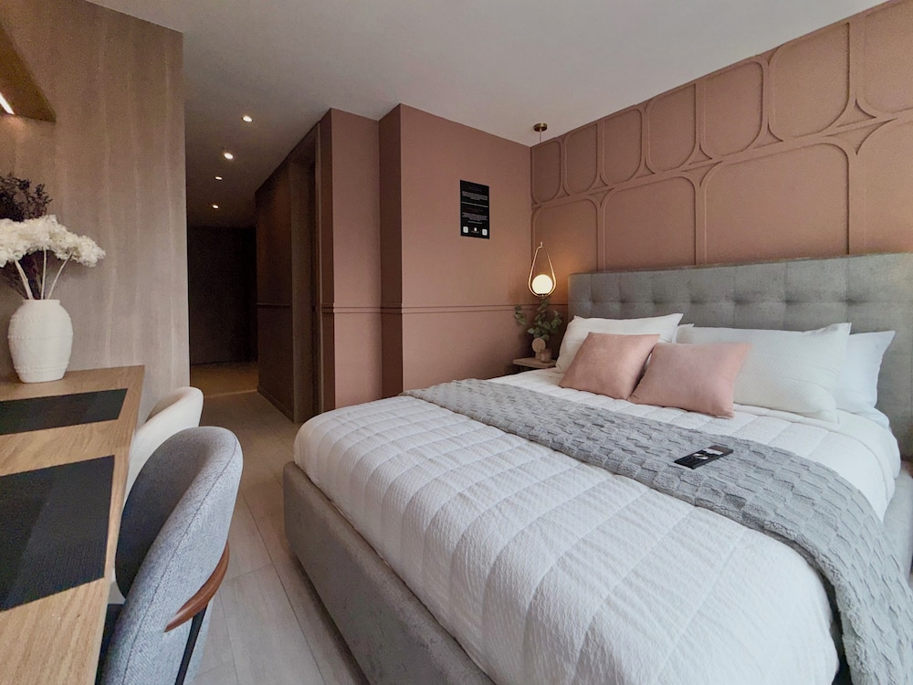 Adagio Apartments by Nomad-In