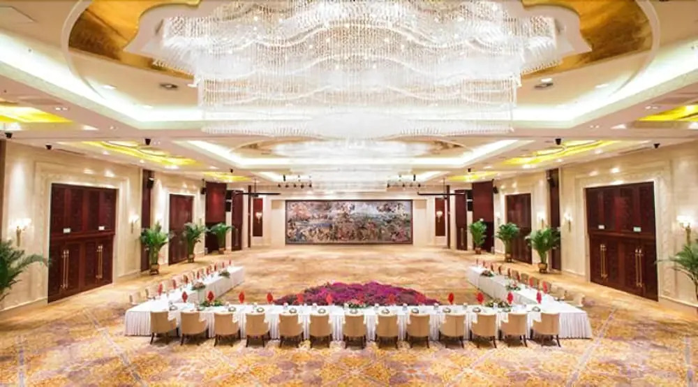 Xinjiang Plaza Guest Building