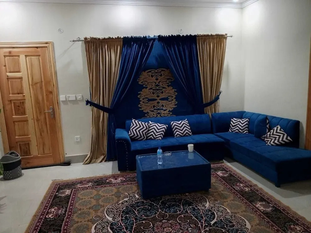 Royal Palace Guest House E-11