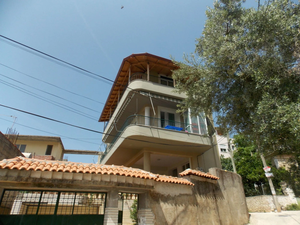 Vila Gjoni