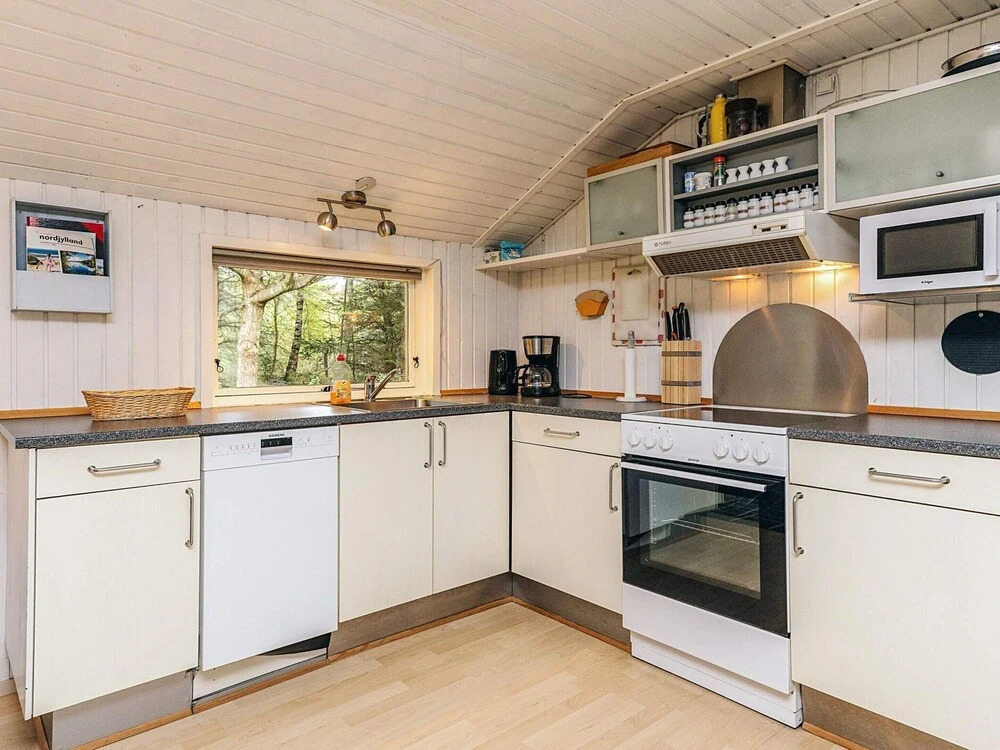 5 person holiday home in Ålbæk
