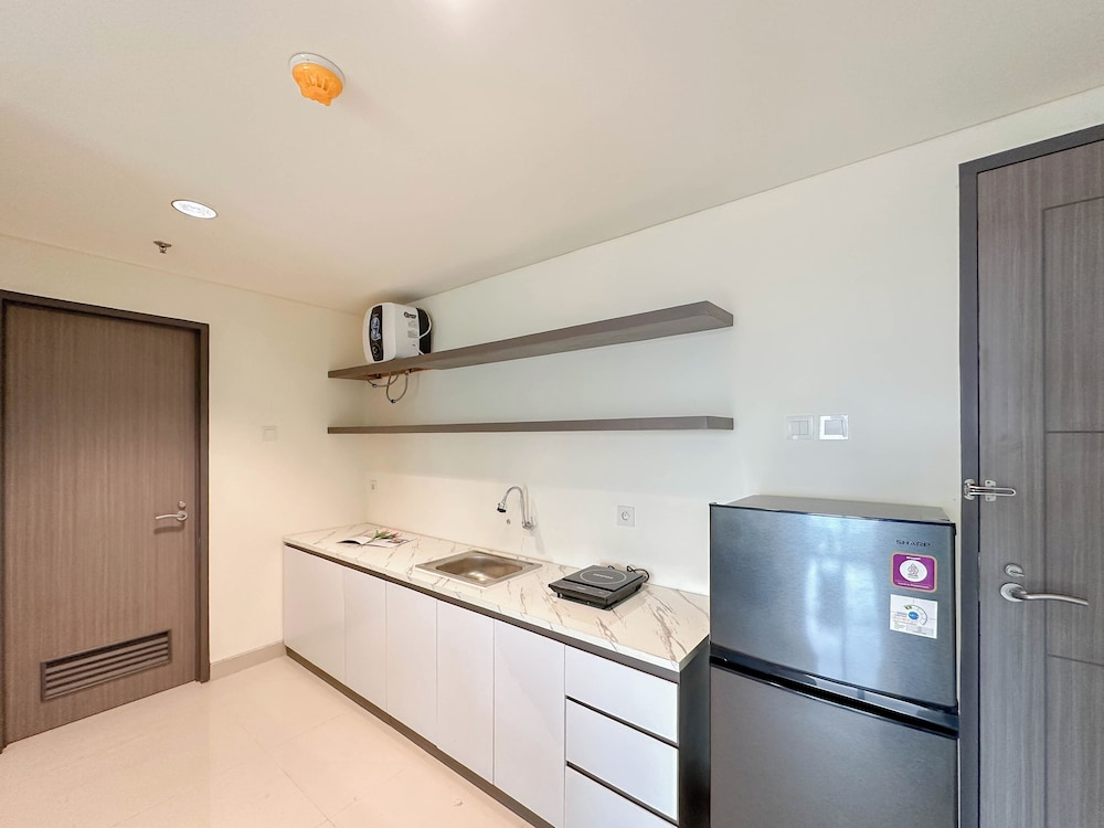 Spacious 1Br With City View At Praxis Apartment