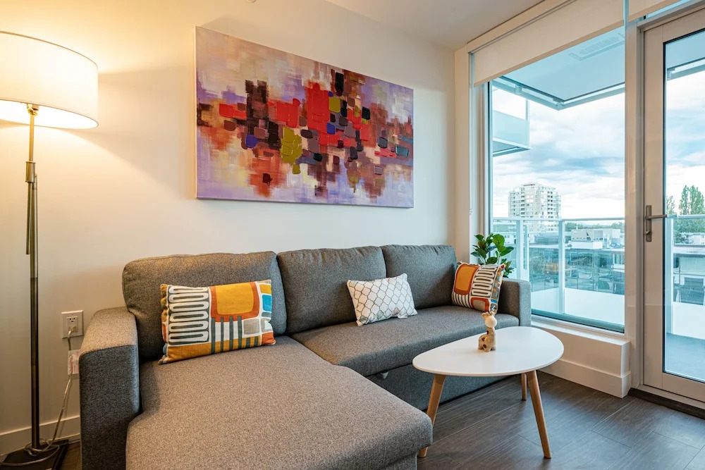 Charming Oasis Close to Airport & Downtown