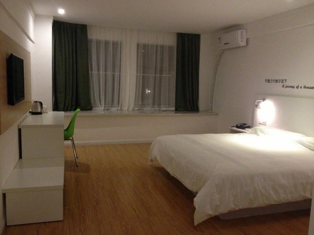 Motel Wuhan East Xihu Qixiong Road