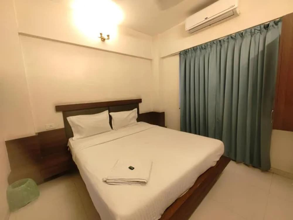 Fabhotel Ar Residency I