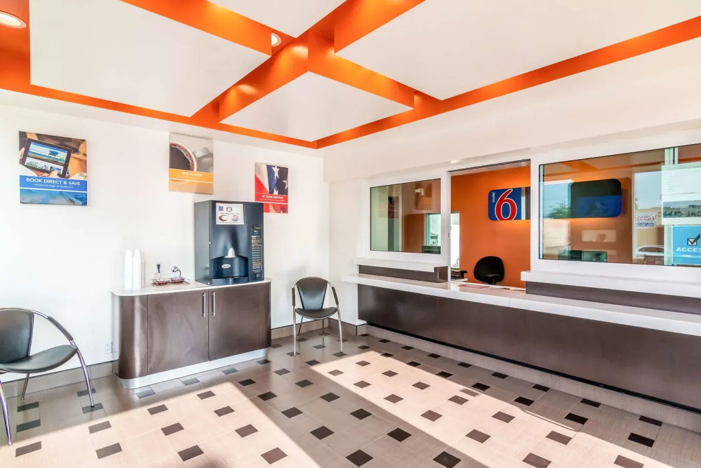 Motel 6 Bell Gardens, CA - Los Angeles