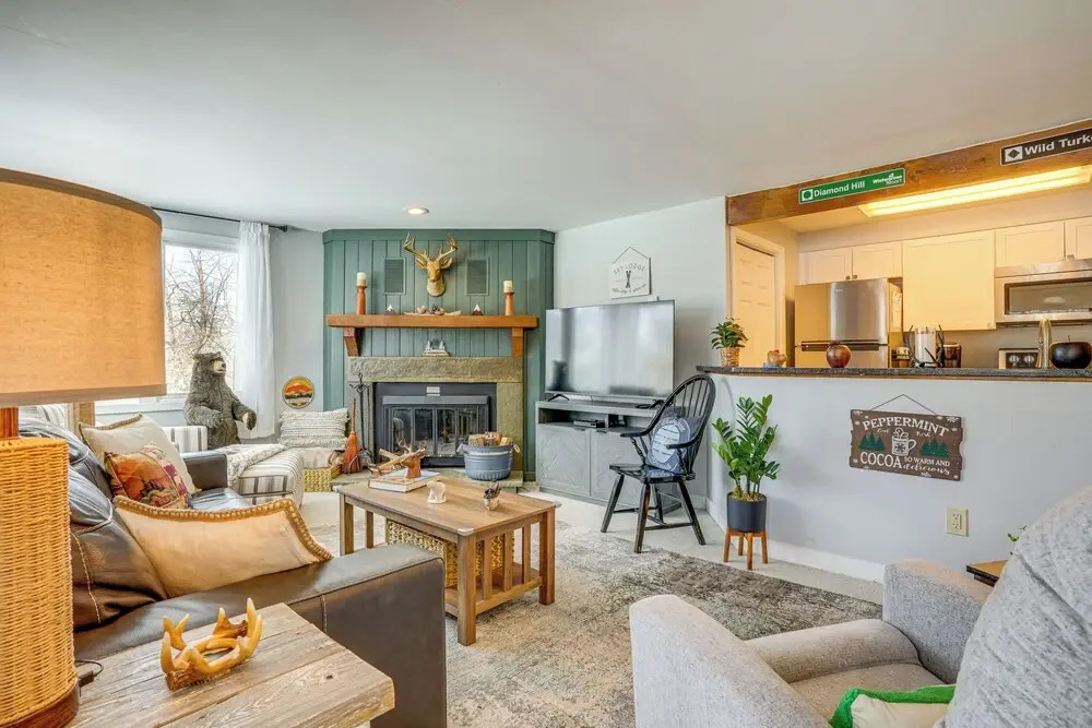 Wintergreen Resort Condo: Deck & Golf Course Views