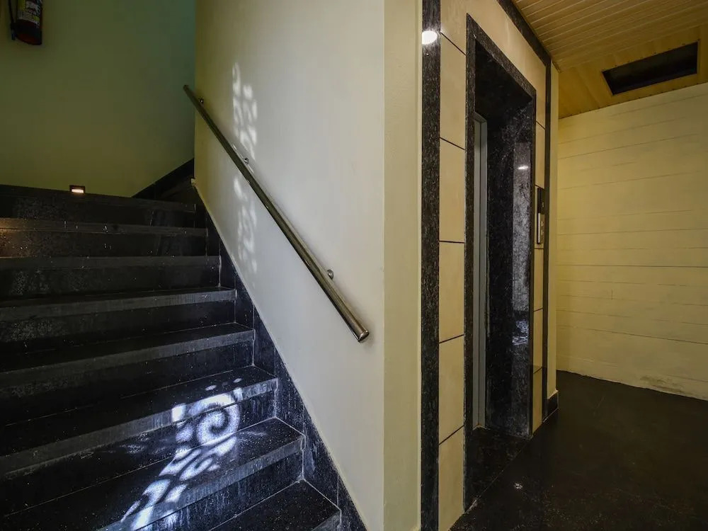 OYO 22205 Hotel Atlantica