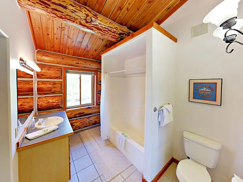 232 Northside Circle Home 6 Bedrooms 5.5 Bathrooms Home