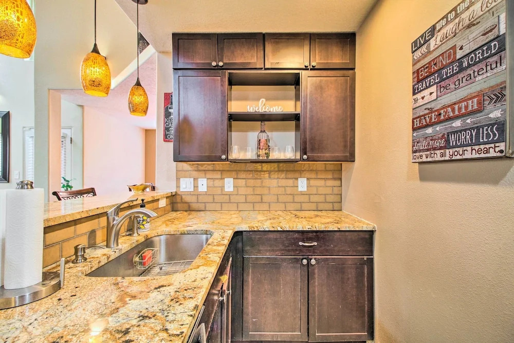Albuquerque Vacation Home Rental with Hot Tub