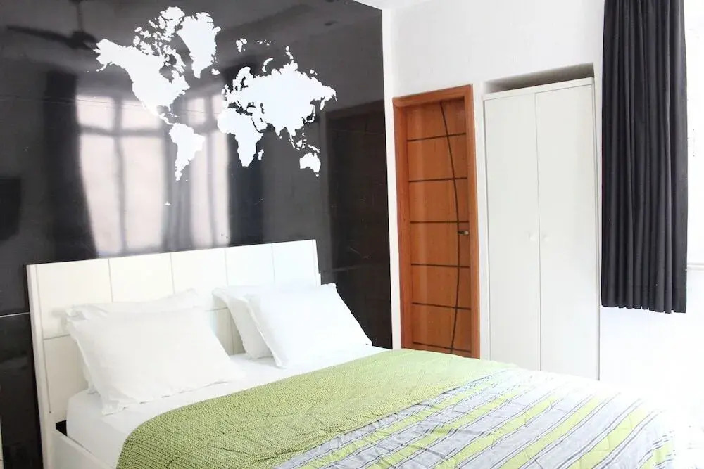 W101 - 3 BR with Ocean View in Copacabana - WIR 12876