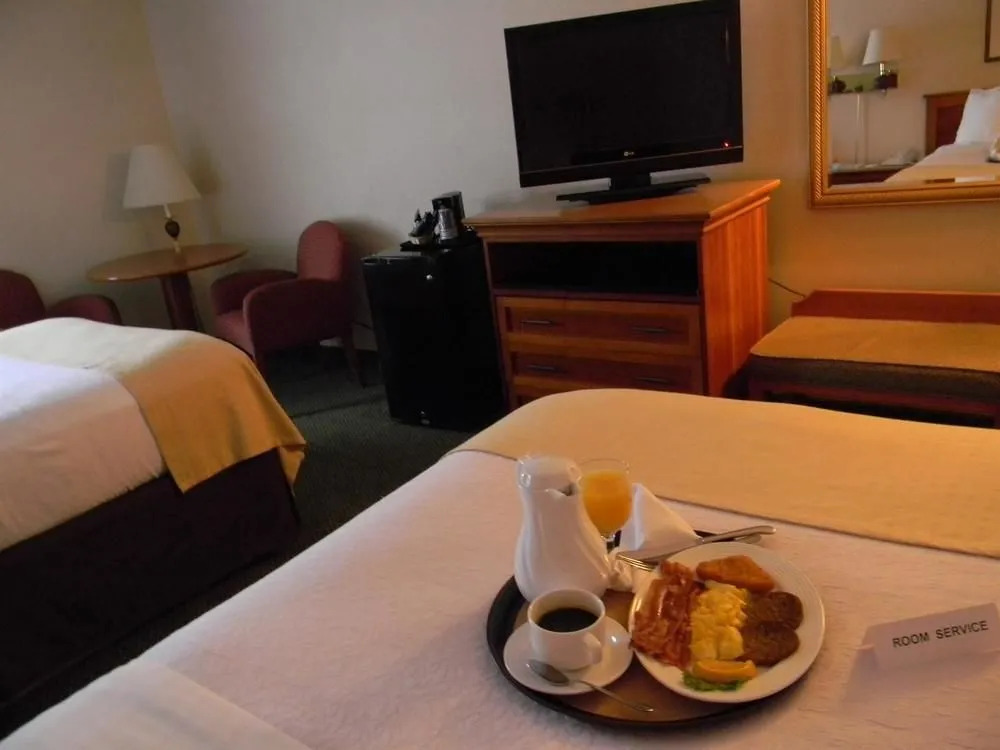 Holiday Lodge Hotel and Conference Center