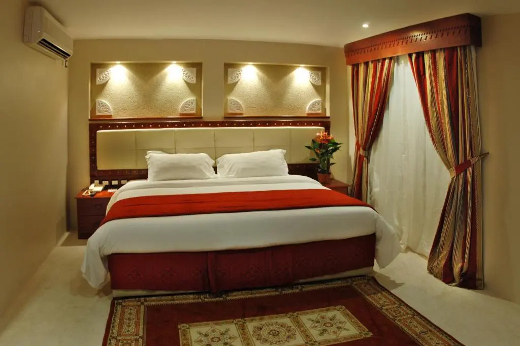Al Liwan Suites