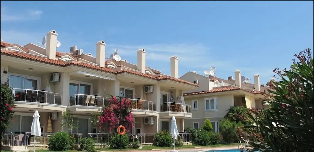 Villa AQ28 by JoyLettings