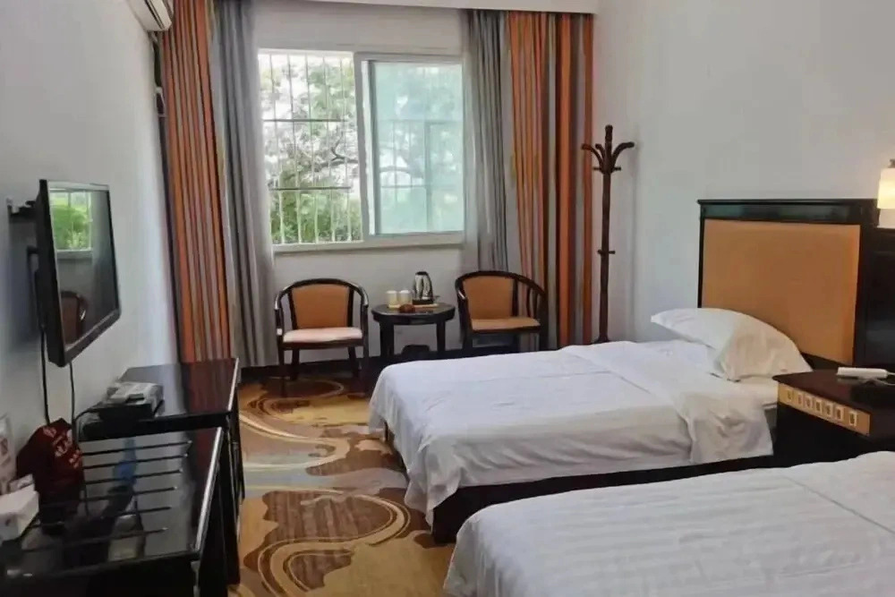 Sunshine Hotel
