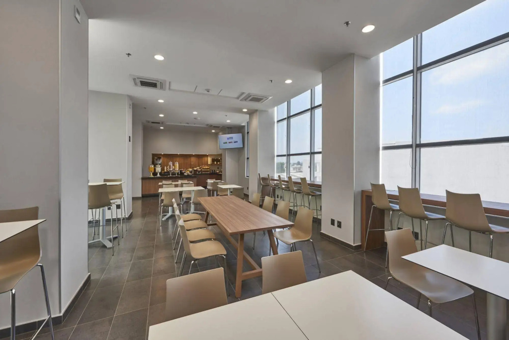 City Express by Marriott La Raza
