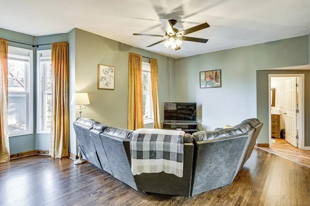 6 Mi to Dtwn Cincinnati: Dog-friendly Apt w/ Yard