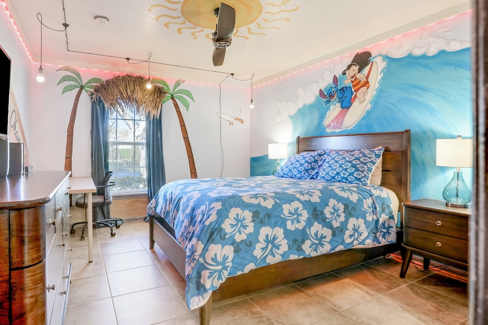 Peaceful Home With an Enclosed Patio, Pool, Grill, Washer/dryer, & AC