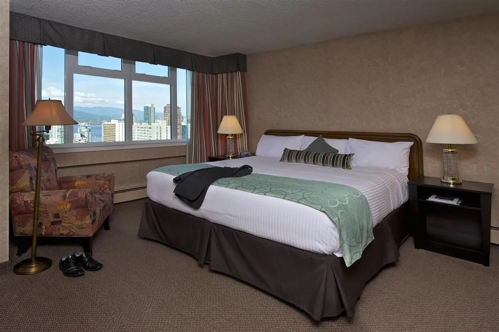 Coast Plaza Hotel and Suites