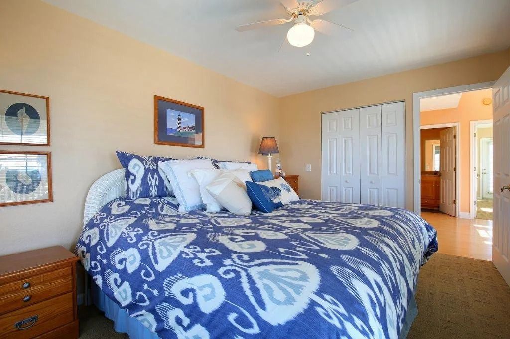 Stone's Throw - 5 Br Home