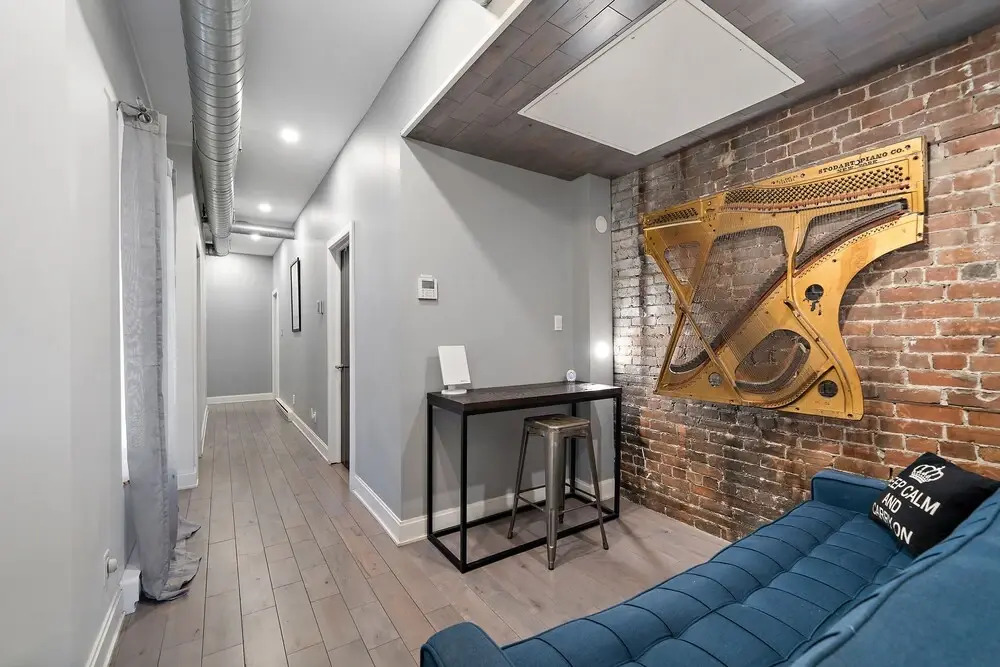 2055 Bishop