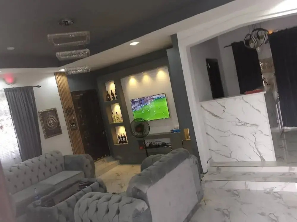 JenAir Hotels and Apartment