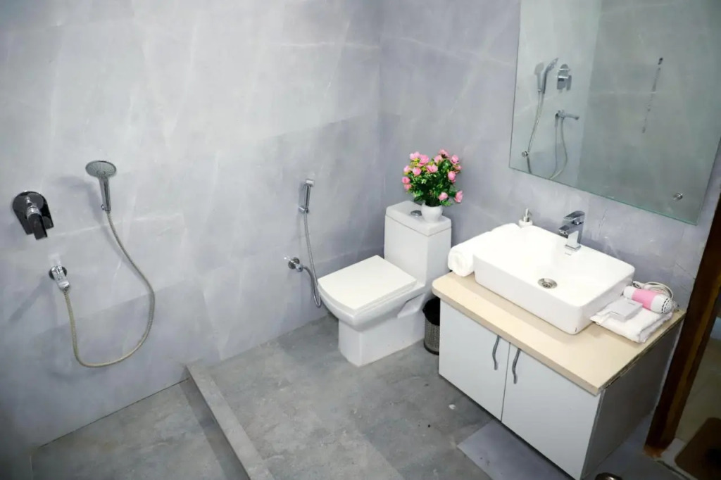 3bhk,Fortune Home E-28 2b Saket Near Max Hospital