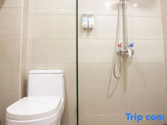 Boyue Zhenpin Hotel (Linhai Lucheng Road)
