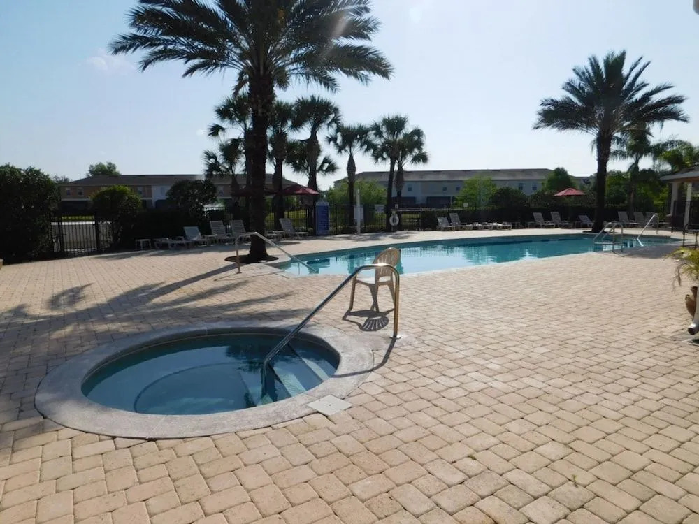 Coral Cay 2475