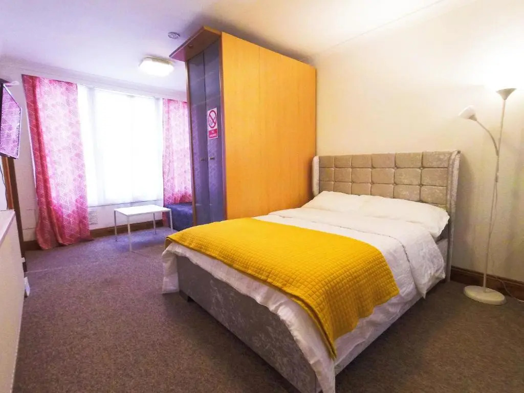 Flat 1 at 6 Taunton Mews