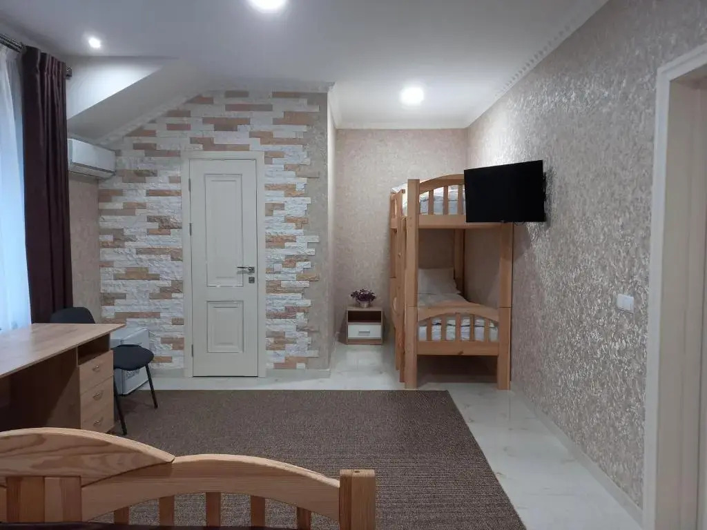 Готель River House