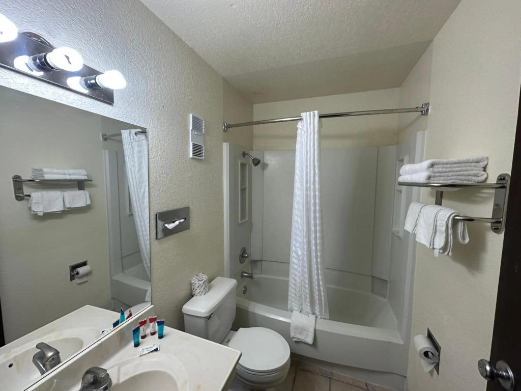 Simple Rewards Inn