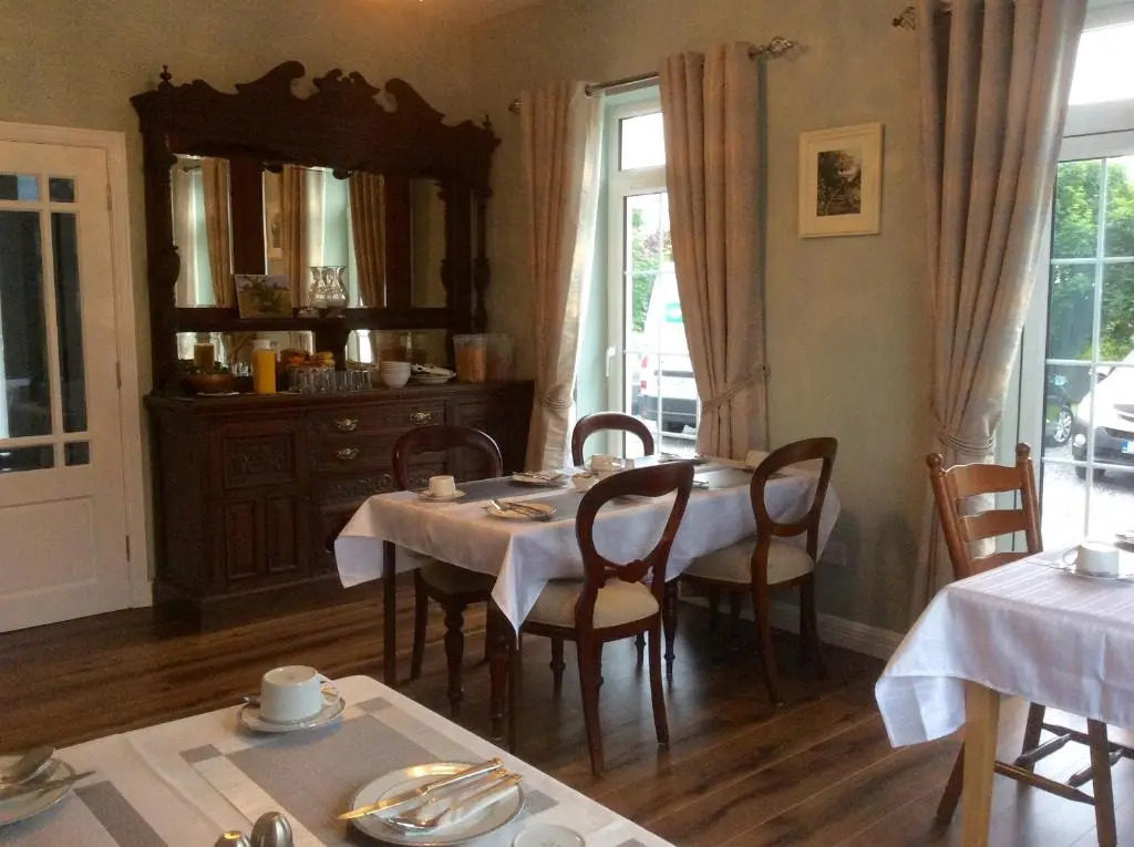 Seven Oaks B&B