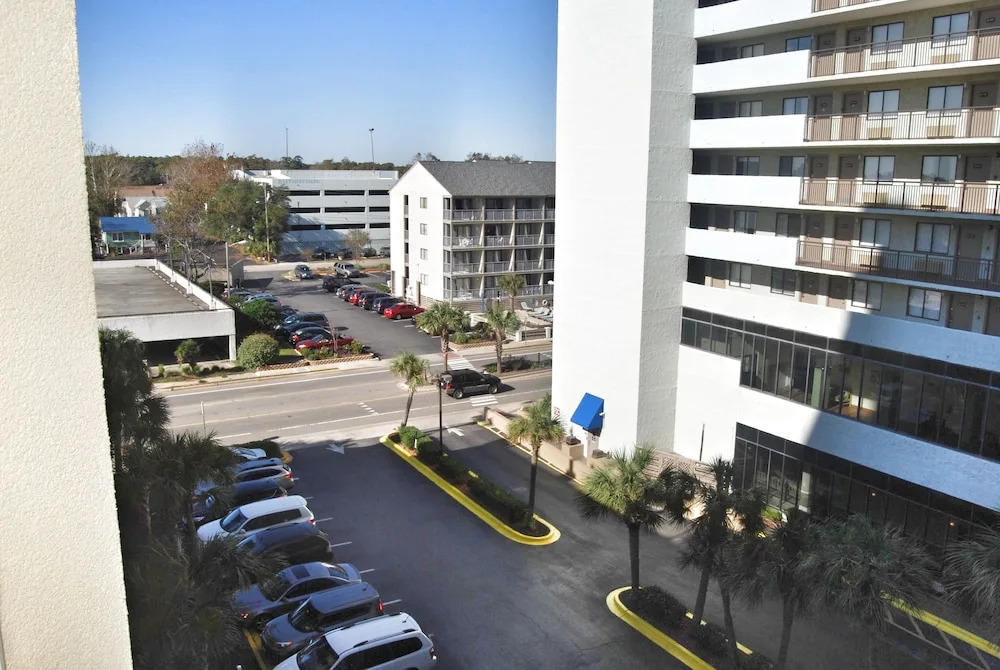 Grand Atlantic Resort 601 - Efficiency Studio Bedroom Condo by RedAwning