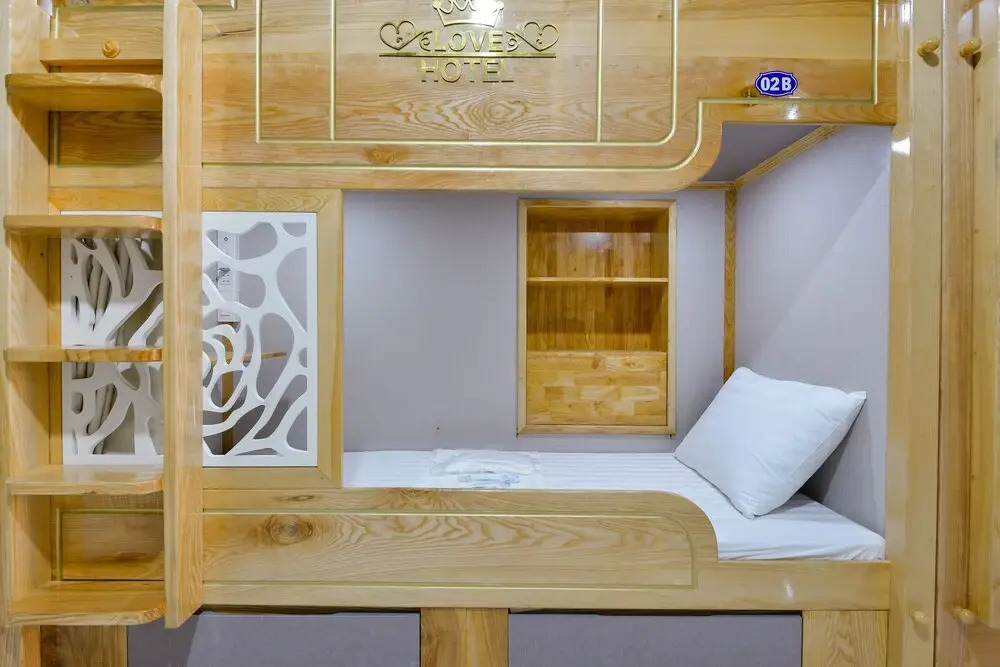 Love Hotel Airport