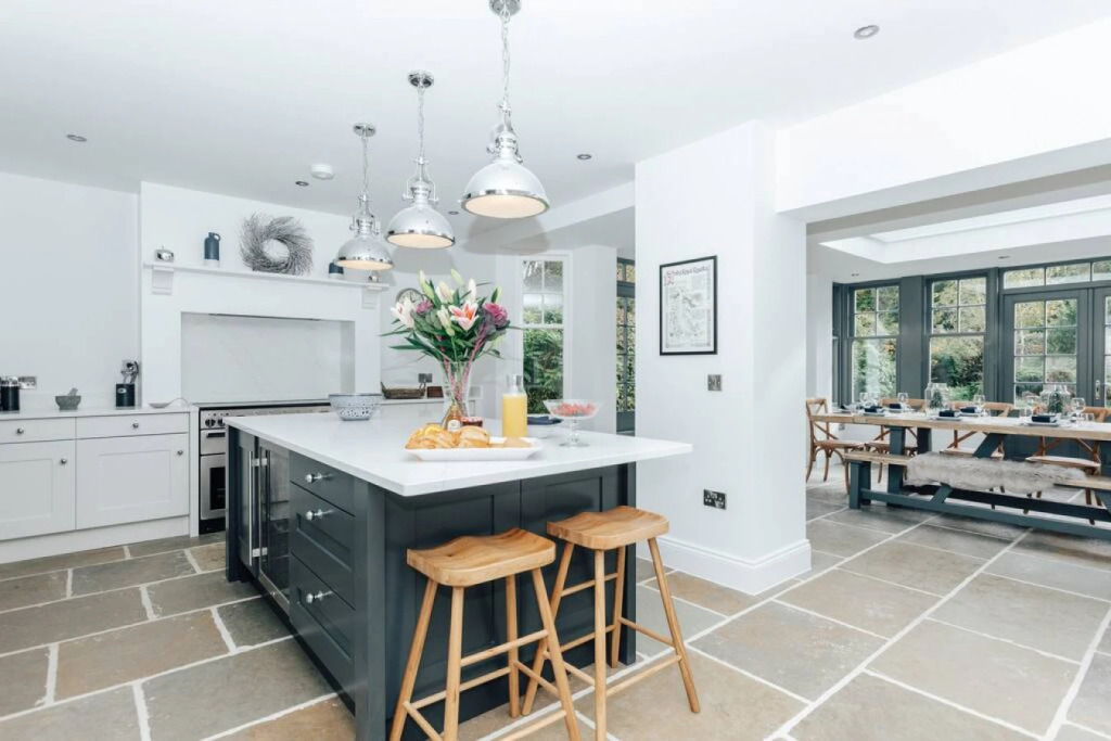 Woodvale Retreat - Sleeps 20