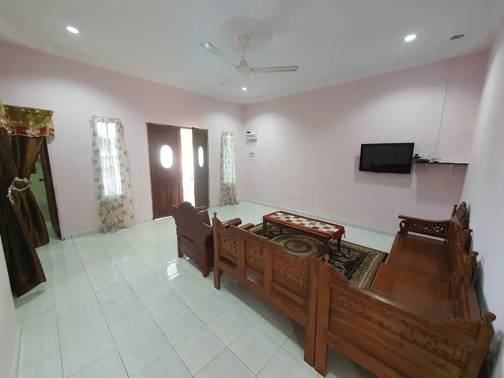 Oyo 90304 Persada Hasra Homestay