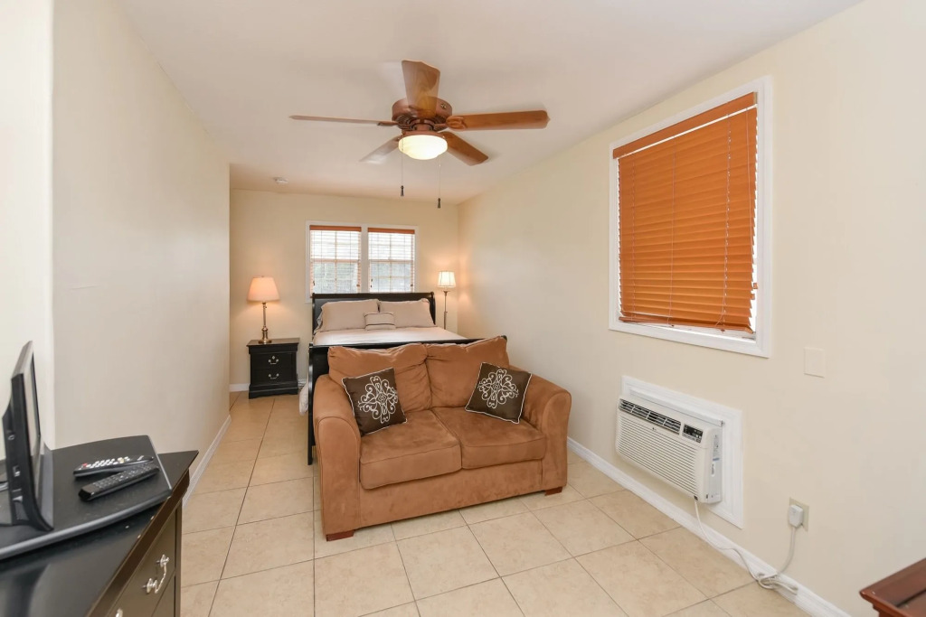 Coastal Surfside By Beachside Management