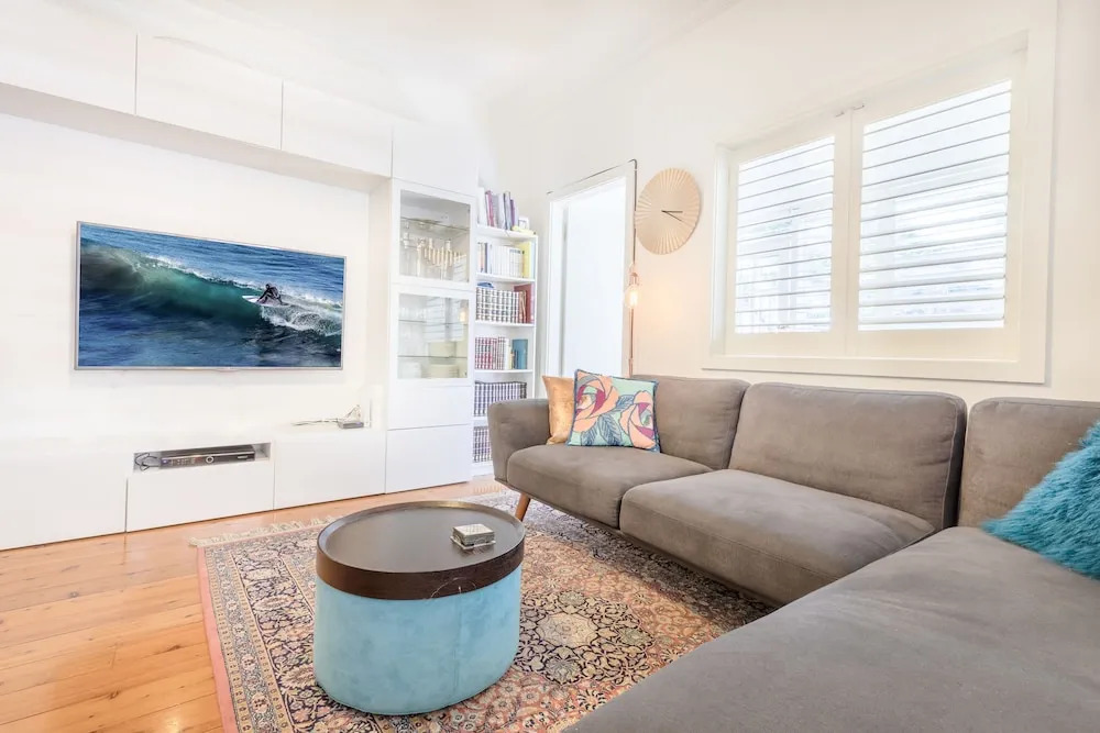 Picturesque Bellevue Hill 2BR Apt H452
