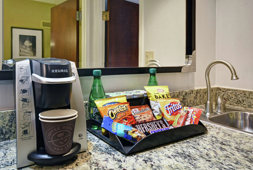 Отель Embassy Suites by Hilton Charleston