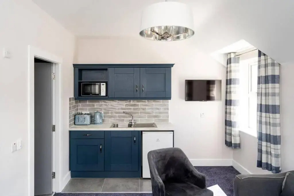 Bridge Inn Studio Apartments