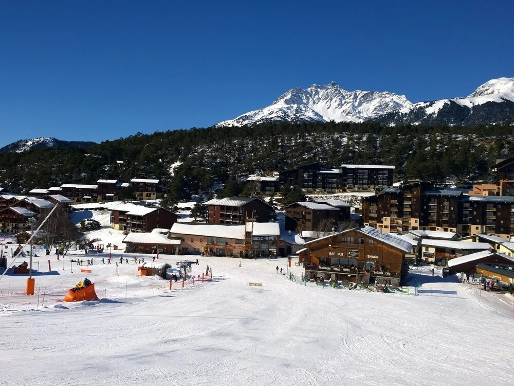 Spacious and Functional Chalet Located Close to the ski Lifts